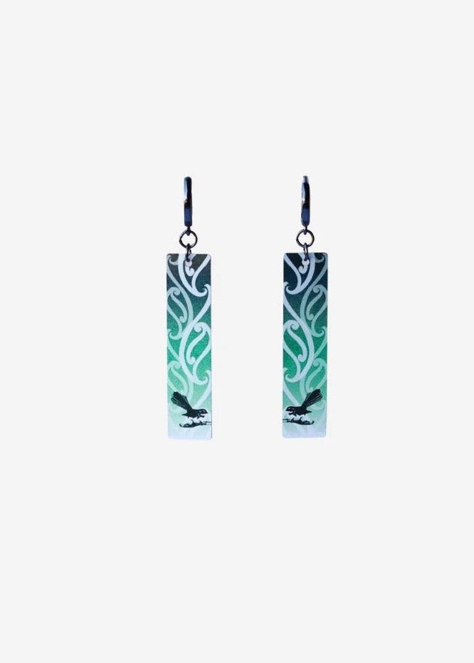 Earrings | Piwaiwaka Ngutukaka