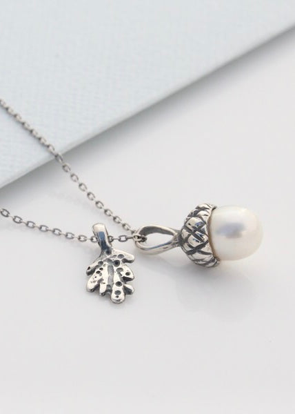 Necklace | Mini Acorn