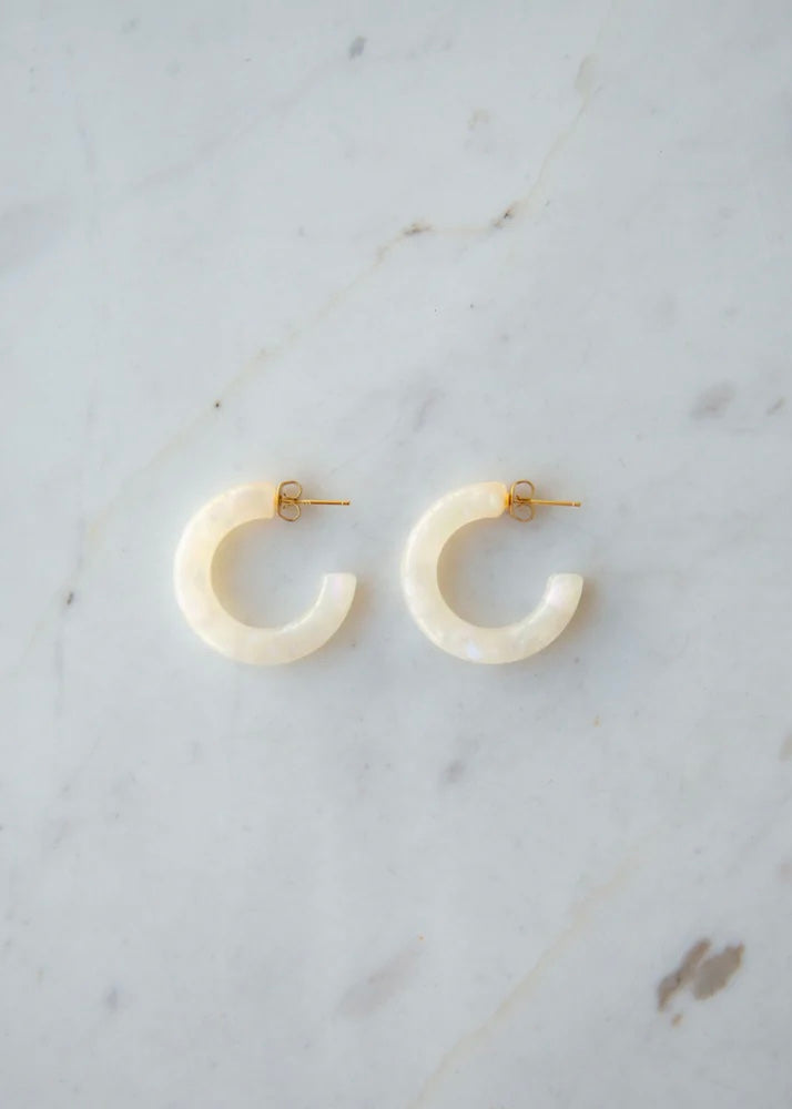 Earrings | Baby Bold Hoops (Pearly)