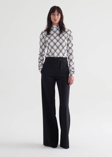 Model wearing Taylor Introduction black pant