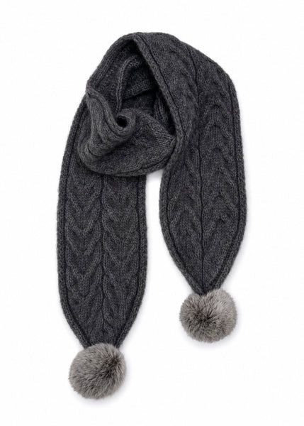 Lothlorian Cable scarf wit fur pompom in silver