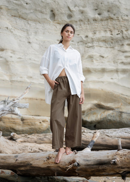 Model wearing Sophie Effortless Cocoa pant