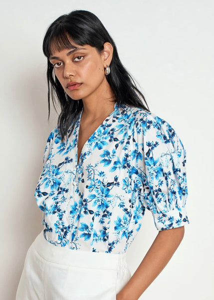 Model wearing Zoe Kratzmann Sienne top in song bird