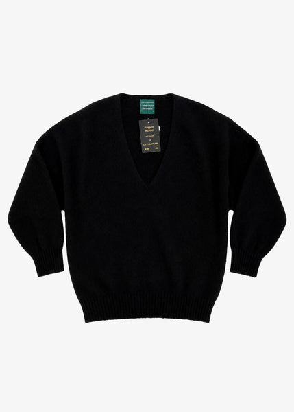 Lothlorian cavern v neck jumper in black