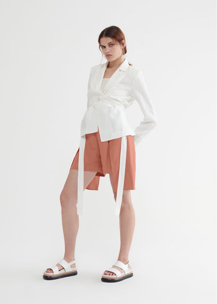 Short | Relay (Scoria)