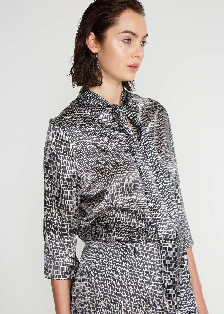 Model wearing Zambesi Bacall Wire blouse 