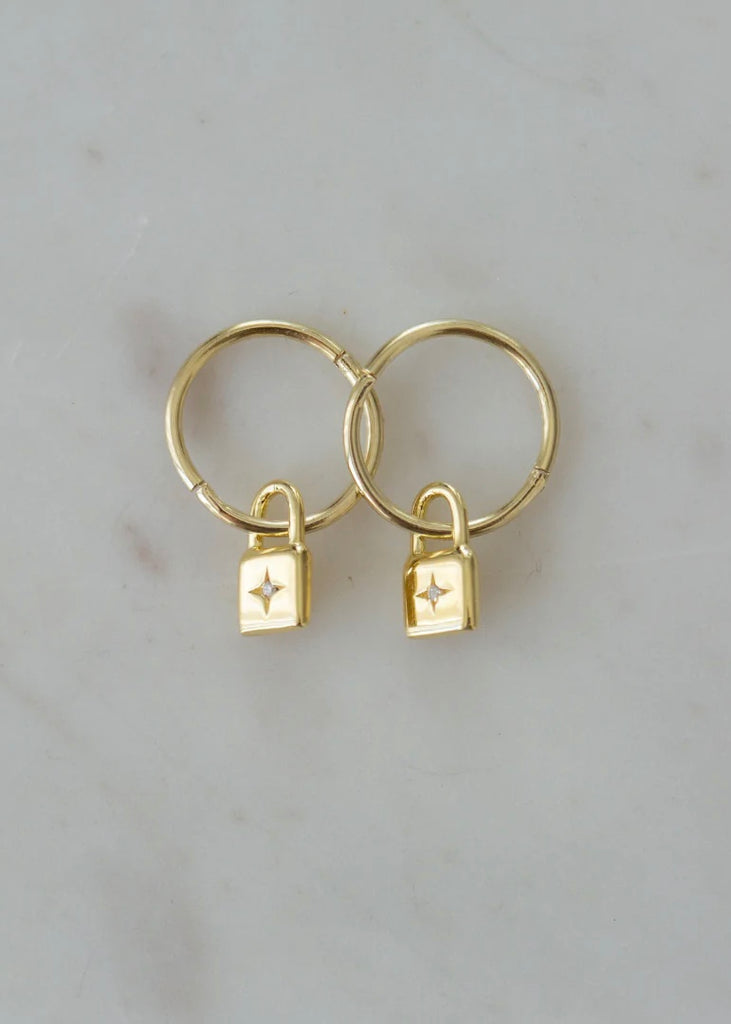 Earrings | Little Lock Sleepers (Gold)
